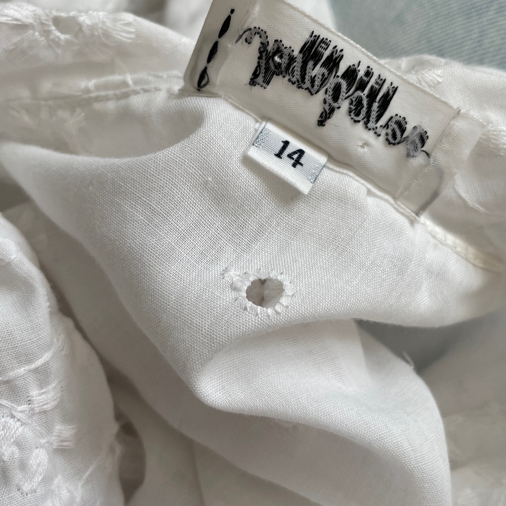 Vintage eyelet blouse! - Picture 10 of 10